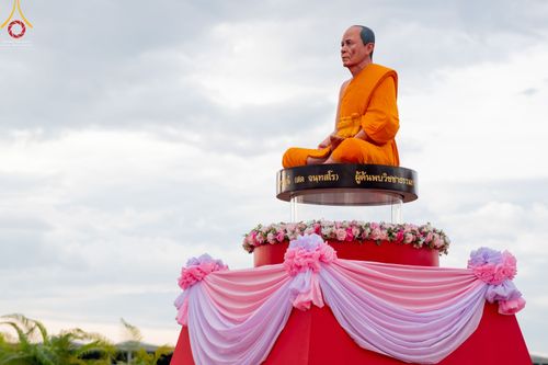 ภาพ No.52514:ประมวลภาพวันคล้ายวันเกิดครบรอบ 138 ปี พระมงคลเทพมุนี (สด จนฺทสโร) พระผู้ปราบมาร ชุดที่ 2