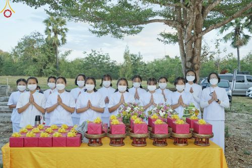 ภาพ No.43386: พิธีตักบาตรพระ 1,000 รูป ถวายเป็นพุทธบูชา ณ วัดห้วยตองสัก  จ.เชียงใหม่