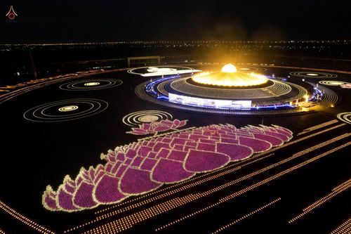 ภาพ No.38697:พิธีจุดประทีปถวายเป็นพุทธบูชา และพิธีลอยกระทงธรรม เนื่องในวันลอยกระทง ณ วัดพระธรรมกาย