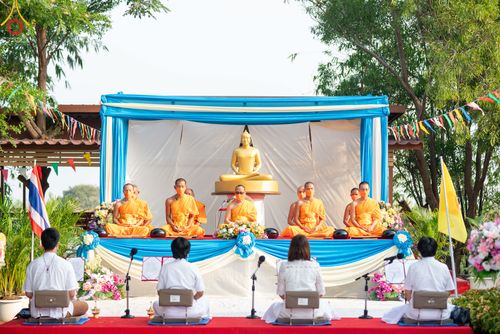 ภาพ No.45796:ประมวลภาพพิธีตักบาตรสามเณรใหม่ โครงการบรรพชาสามเณรฟื้นฟูพระพุทธศาสนาทั่วไทย ณ ศูนย์ปฏิบัติธรรมพระนครศรีอยุธยา