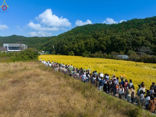 ภาพ No.53487:ประมวลภาพพิธีทอดกฐินสามัคคี ณ วัดภาวนาคยองจู ประเทศเกาหลีใต้ (วันที่ 16 ตุลาคม พ.ศ. 2565)