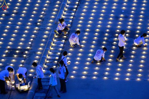 ภาพ No.49111:ประมวลภาพพิธีจุดประทีป  ในวันสมาธิโลก (วันเสาร์ที่ 6 สิงหาคม พ.ศ. 2565)