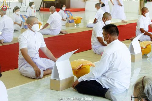 พิธีตัดปอยผม ปลงผม ขอขมารับผ้าไตรและพิธีบรรพชา ในโครงการอุปสมบท บูชาธรรมมหาปูชนียาจารย์ ประจำปี 2564 ชุดที่ 20