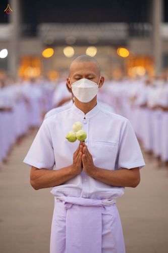 ภาพ No.44185:ประมวลภาพพิธีเวียนประทักษิณ, พิธีวันทาพระมหาธรรมกายเจดีย์ และพิธีขอขมารับผ้าไตร โครงการบวชภาคฤดูร้อน พ.ศ. 2565