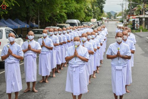 ภาพ No.48018:ประมวลภาพพิธีเวียนประทักษิณ และบรรพชาอุปสมบท รุ่นเข้าพรรษา ปี 2565