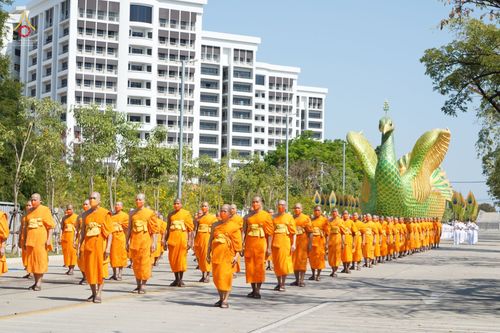 พิธีอัญเชิญมยุรนาวากาศ ประดิษฐาน ณ อาคาร 100 ปี เนื่องในวันคล้ายวันเกิด ครบ 113 ปี คุณยายอาจารย์มหารัตนอุบาสิกาจันทร์ ขนนกยูง