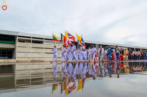 ภาพ No.52281:ประมวลภาพพิธีบูชาข้าวพระ (วันอาทิตย์ต้นเดือนตุลาคม) ณ วัดพระธรรมกาย จ.ปทุมธานี 