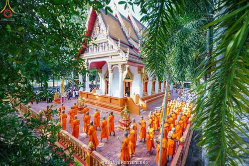 ภาพ No.40914:พิธีตัดปอยผม ปลงผม ขอขมารับผ้าไตรและพิธีบรรพชา ในโครงการอุปสมบท บูชาธรรมมหาปูชนียาจารย์ ประจำปี 2564 ชุดที่ 18