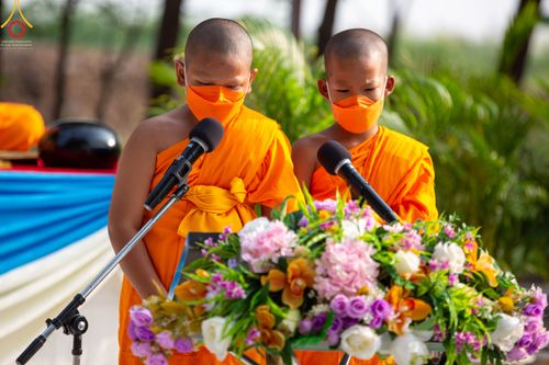 ภาพ No.45798:ประมวลภาพพิธีตักบาตรสามเณรใหม่ โครงการบรรพชาสามเณรฟื้นฟูพระพุทธศาสนาทั่วไทย ณ ศูนย์ปฏิบัติธรรมพระนครศรีอยุธยา