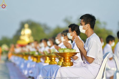 ภาพ No.39780:พิธีตัดปอยผม ปลงผม ขอขมารับผ้าไตรและพิธีบรรพชา ในโครงการอุปสมบท บูชาธรรมมหาปูชนียาจารย์ ประจำปี 2564 ชุดที่ 6