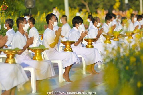 ภาพ No.39769:พิธีตัดปอยผม ปลงผม ขอขมารับผ้าไตรและพิธีบรรพชา ในโครงการอุปสมบท บูชาธรรมมหาปูชนียาจารย์ ประจำปี 2564 ชุดที่ 6