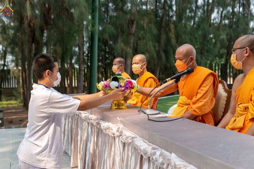 ภาพ No.44535:ประมวลภาพพิธีปลงผม โครงการบรรพชาสามเณรฟื้นฟูพระพุทธศาสนาทั่วไทย ณ อนุสรณ์สถานมหาวิหารพระมงคลเทพมุนี