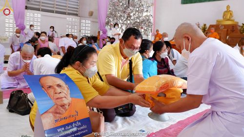 พิธีตัดปอยผม ปลงผม ขอขมารับผ้าไตรและพิธีบรรพชา ในโครงการอุปสมบท บูชาธรรมมหาปูชนียาจารย์ ประจำปี 2564 ชุดที่ 3