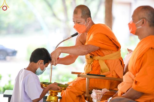 ภาพ No.44900:ประมวลภาพพิธีรรพชา โครงการบรรพชาสามเณรฟื้นฟูพระพุทธศาสนาทั่วไทย ณ ศูนย์อบรมเยาวชนบุญประสาน