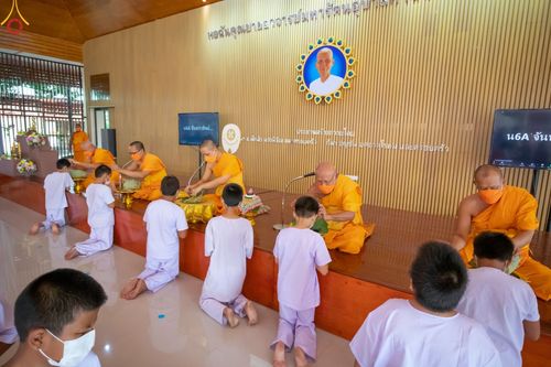 ภาพ No.44808:ประมวลภาพพิธีบรรพชา ในโครงการบรรพชาสามเณรฟื้นฟูพระพุทธศาสนาทั่วไทย ณ ศูนย์อบรมเยาวชนบางปะหัน