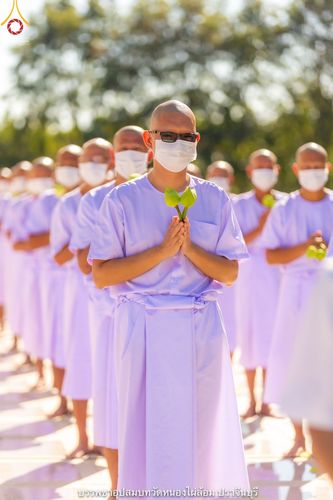 พิธีตัดปอยผม ปลงผม ขอขมารับผ้าไตรและพิธีบรรพชา ในโครงการอุปสมบท บูชาธรรมมหาปูชนียาจารย์ ประจำปี 2564 ชุดที่ 14