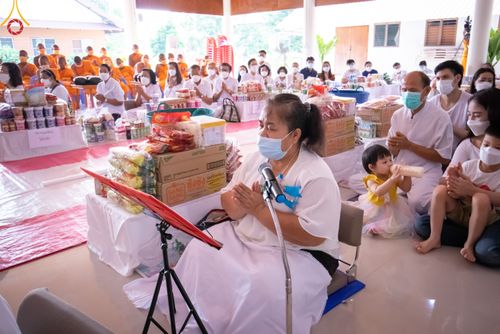 ภาพ No.45866:ประมวลภาพพิธีตักบาตรสรงน้ำพระ โครงการบรรพชาสามเณรฟื้นฟูพระพุทธศาสนาทั่วไทย ณ ศูนย์อบรมเยาวชนบางปะหัน