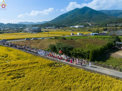 ภาพ No.53489:ประมวลภาพพิธีทอดกฐินสามัคคี ณ วัดภาวนาคยองจู ประเทศเกาหลีใต้ (วันที่ 16 ตุลาคม พ.ศ. 2565)