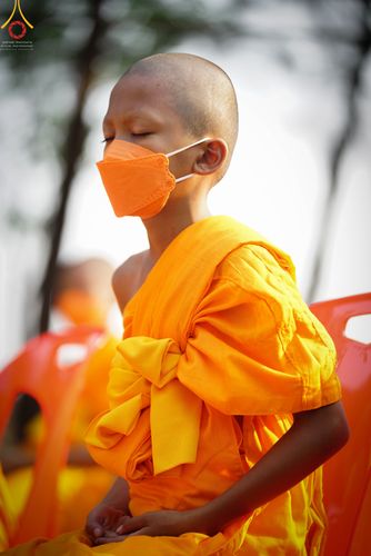 ภาพ No.45800:ประมวลภาพพิธีตักบาตรสามเณรใหม่ โครงการบรรพชาสามเณรฟื้นฟูพระพุทธศาสนาทั่วไทย ณ ศูนย์ปฏิบัติธรรมพระนครศรีอยุธยา