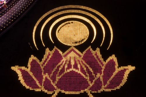 ภาพ No.38695:พิธีจุดประทีปถวายเป็นพุทธบูชา และพิธีลอยกระทงธรรม เนื่องในวันลอยกระทง ณ วัดพระธรรมกาย