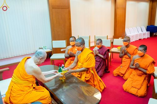 ภาพ No.49393:ประมวลภาพเจ้าคณะจังหวัดไพลินและคณะสงฆ์ ประเทศกัมพูชา เข้าเยี่ยมชมวัดพระธรรมกาย