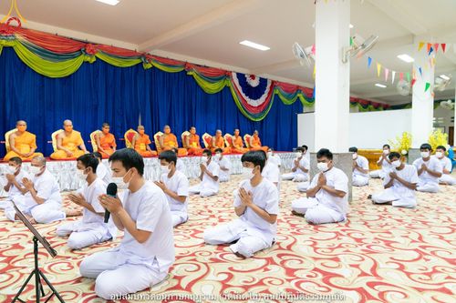 พิธีตัดปอยผม ปลงผม ขอขมารับผ้าไตรและพิธีบรรพชา ในโครงการอุปสมบท บูชาธรรมมหาปูชนียาจารย์ ประจำปี 2564 ชุดที่ 16