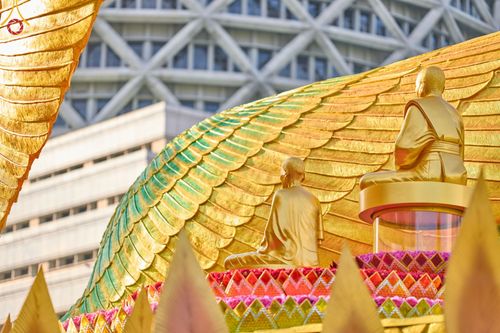 ภาพ No.43203:พิธีอัญเชิญมยุรนาวากาศ บูชาธรรมมหาปูชนียาจารย์ วันพฤหัสบดีที่ 3 กุมภาพันธ์ พ.ศ. 2565