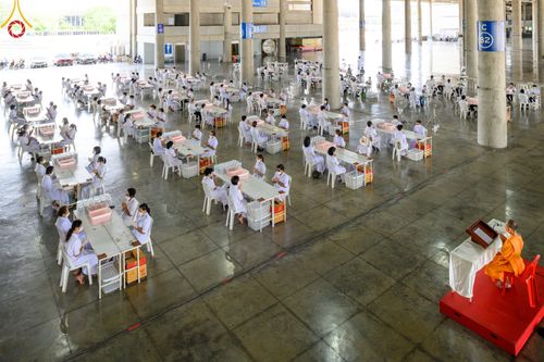 ภาพ No.49406:ประมวลภาพสาธุชนร่วมรับบุญ แกะถ่าน Led วันที่ 10 สิงหาคม พ.ศ. 2565 ณ วัดพระธรรมกาย