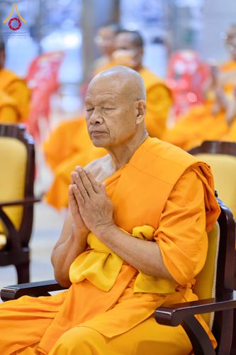 ภาพ No.284760:วันอาทิตย์ที่ 14 ธันวาคม พ.ศ.2568  พิธีปฏิบัติธรรม พิธีถวายภัตตาหารเป็นสังฆทาน พิธีมอบต้นสมบัติจักรพรรดิ ถวายแด่เจ้าอาวาสและประธานสงฆ์ 236 ศูนย์ส่งเสริมศีลธรรมทั่วโลก ณ สภาธรรมกายสากล วัดพระธรรมกาย