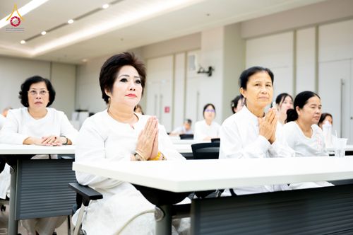 ภาพ No.324774:วันอังคารที่ 21 เมษายน พ.ศ.2569  หลวงพ่อทัตตชีโว รองเจ้าอาวาสวัดพระธรรมกาย ถวายการต้อนรับและปฏิสันถารคณะสงฆ์จากประเทศเวียดนาม