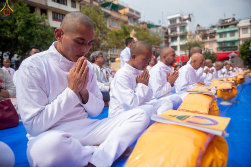ภาพ No.77635:พิธีตัดปอยผมและปลงผมนาคธรรมทายาท ในโครงการบรรพชาสามเณรหมู่ ประเทศเนปาล วันที่ 11 มีนาคม พ.ศ.2566