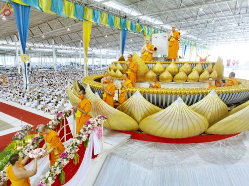 ภาพ No.77767:พิธีหล่อพระบรมพุทธเจ้า ทิศตะวันตก  วันอาทิตย์ที่ 19 มีนาคม พ.ศ. 2566 ณ วัดพระธรรมกาย จ.ปทุมธานี