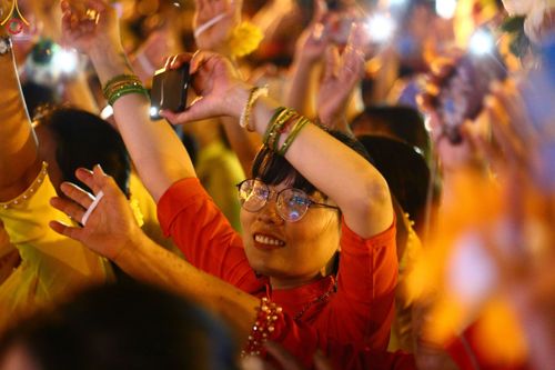 ภาพ No.46193:ประมวลภาพกิจกรรมเฉลิมฉลองวันวิสาขบูชานานาชาติ ณ วัดบ่าหว่าง ประเทศเวียดนาม