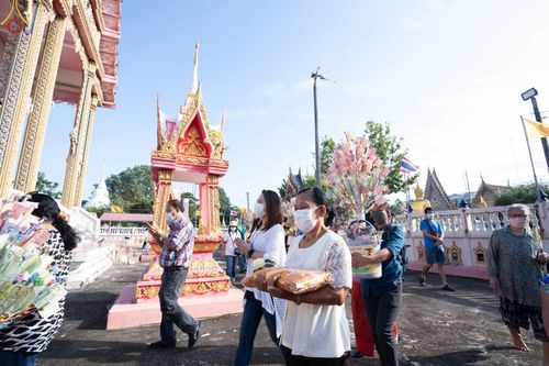 ภาพ No.56512:ประมวลภาพพิธีทอดกฐินสามัคคี ณ ณ วัดแสวงสามัคคีธรรม อ.คลองหลวง จ.ปทุมธานี