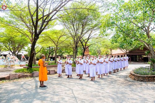 ภาพ No.43659:เมืองโบราณ ร่วมกับกองนครหลวง 6 จัดพิธีบรรพชาถวายเป็นพุทธบูชา