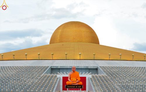 ภาพ No.52518:ประมวลภาพวันคล้ายวันเกิดครบรอบ 138 ปี พระมงคลเทพมุนี (สด จนฺทสโร) พระผู้ปราบมาร ชุดที่ 2