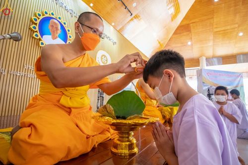 ภาพ No.44810:ประมวลภาพพิธีบรรพชา ในโครงการบรรพชาสามเณรฟื้นฟูพระพุทธศาสนาทั่วไทย ณ ศูนย์อบรมเยาวชนบางปะหัน