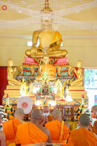 ภาพ No.40916:พิธีตัดปอยผม ปลงผม ขอขมารับผ้าไตรและพิธีบรรพชา ในโครงการอุปสมบท บูชาธรรมมหาปูชนียาจารย์ ประจำปี 2564 ชุดที่ 18