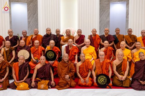 ภาพ No.325555:วันที่ 23 เมษายน พ.ศ.2569 หลวงพ่อทัตตชีโว รองเจ้าอาวาสวัดพระธรรมกาย ถวายการต้อนรับและปฏิสันถารคณะสงฆ์เมียนมาร์และเนปาล