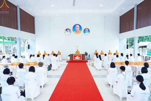 ภาพ No.52159:ประมวลภาพพิธีสักการะพระมงคลเทพมุนี (สด จนฺทสโร) ณ ศูนย์ปฏิบัติธรรมพระมงคลเทพมุนี
