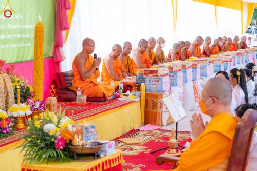 ภาพ No.48428:ประมวลภาพประธานมูลนิธิธรรมกายถวายเทียนพรรษา 43 วัด ในเขตจังหวัดไพลิน ประเทศกัมพูชา
