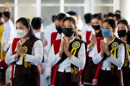 ภาพ No.52028:ประมวลภาพพิธีตักบาตรมิตรภาพไทย-เมียนมาร์ 105 รูป ณ วัดพระธรรมกาย