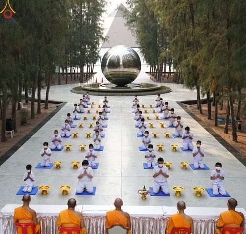 ภาพ No.44532:ประมวลภาพพิธีปลงผม โครงการบรรพชาสามเณรฟื้นฟูพระพุทธศาสนาทั่วไทย ณ อนุสรณ์สถานมหาวิหารพระมงคลเทพมุนี