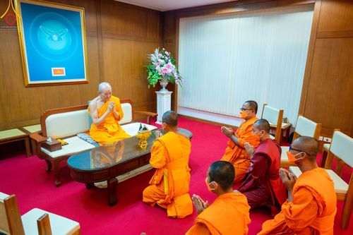 ภาพ No.49388:ประมวลภาพเจ้าคณะจังหวัดไพลินและคณะสงฆ์ ประเทศกัมพูชา เข้าเยี่ยมชมวัดพระธรรมกาย