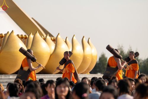 ภาพ No.198209:พิธีต้อนรับพระธรรมยาตรา ณ อนุสรณ์สถานลำดับที่ 5 สถานที่เผยแผ่วิชชาธรรมกายครั้งแรก อนุสรณ์สถานบางปลา วัดบางปลา อำเภอบางเลน จังหวัดนครปฐม ในโครงการธรรมยาตรา กตัญญูบูชา มหาปูชนียาจารย์ พระมงคลเทพมุนี(สด จนฺทสโร) พระผู้ปราบมาร ปีที่ 13 วัน 19 มกราคม พ.ศ.2568