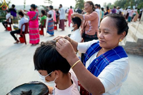 ภาพ No.127670:Photo Story ปฐมบรรพชาชาวพุทธมาร์มา Episode 2/5 วันที่ 6-7 กุมภาพันธ์ พ.ศ. 2567  โครงการบรรพชาครั้งประวัติศาสตร์ แห่งเทือกเขาจิตตะกอง  ครั้งแรกของชาวพุทธมาร์มา บังกลาเทศ บูชาธรรม 80 ปีหลวงพ่อธัมมชโย ณ วัดธัมจักร อรัญกุฏิ เมืองรัมการ์ คาร์กาชารี บังกลาเทศ