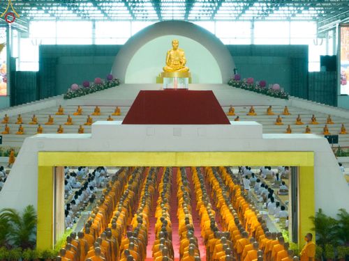 ภาพ No.75630:วัดพระธรรมกายจัด งานบุญวันอาทิตย์ต้นเดือน  มีกิจกรรมดังนี้ พิธีตักบาตร, พิธีบูชาข้าวพระ พระธรรมยาตรารับประกาศนียบัตร โครงการธรรมยาตราฯ ปีที่ 11 ในวันที่ 5 กุมภาพันธ์ พ.ศ. 2566 ณ วัดพระธรรมกาย อ.คลองหลวง จ.ปทุมธานี