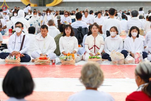 ภาพ No.118540:พิธีตักบาตรพระธรรมยาตรา ปีที่ 12 ณ อนุสรณ์สถานลำดับที่ 5 สถานที่เผยแผ่วิชชาธรรมกายครั้งแรก อนุสรณ์สถานบางปลา จ.นครปฐม วันที่ 25 มกราคม พ.ศ. 2567