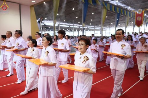 ภาพ No.160197:พิธีทอดผ้าป่าสมทบกฐินวัดพระธรรมกาย และสมทบกฐิน 30,000 วัดทั่วไทย ครั้งที่ 3 ณ สภาธรรมกายสากล วัดพระธรรมกาย วันพฤหัสบดีที่ 10 ตุลาคม พ.ศ. 2567