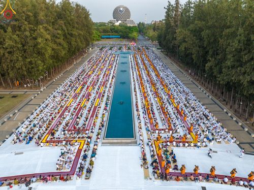 ภาพ No.120387:พิธีต้อนรับพระธรรมยาตรา ในโครงการธรรมยาตรา กตัญญูบูชา มหาปูชนียาจารย์ พระมงคลเทพมุนี(สด จนฺทสโร) พระผู้ปราบมาร อนุสรณ์สถาน 7 แห่ง ปีที่ 12 วันที่ 28 มกราคม พ.ศ. 2567 ณ วัดพระธรรมกาย จ.ปทุมธานี (ชุดที่ 2)